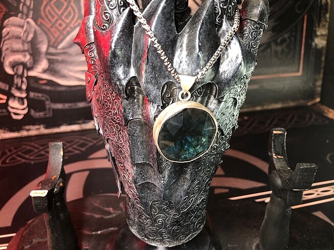 Gothic Mavi taşlı gümüş kolye