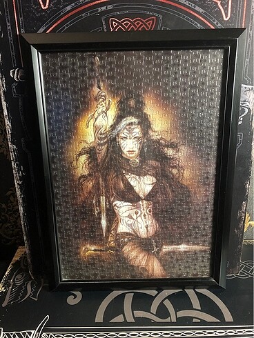 Luis royo siyah çerçeveli Puzzle tablo - Görsel 2