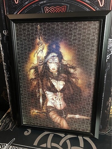 Luis royo siyah çerçeveli Puzzle tablo - Görsel 3