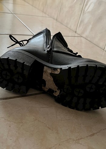 Siyah Deri Gotik Yüksek Topuklu Tokalı Bot - Görsel 6