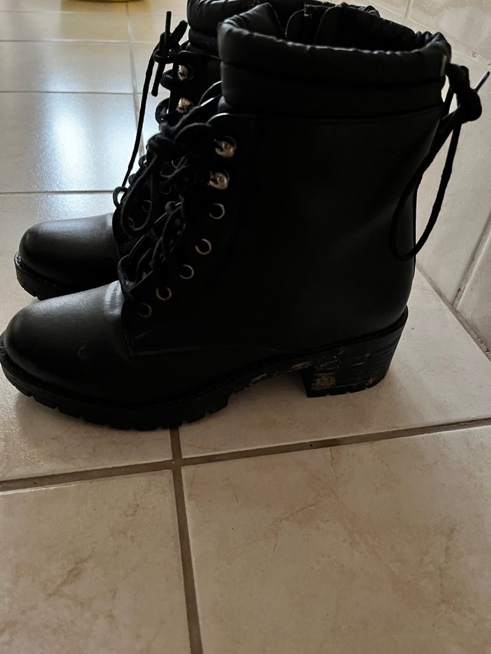 Siyah Deri Gotik Yüksek Topuklu Tokalı Bot - Görsel 2