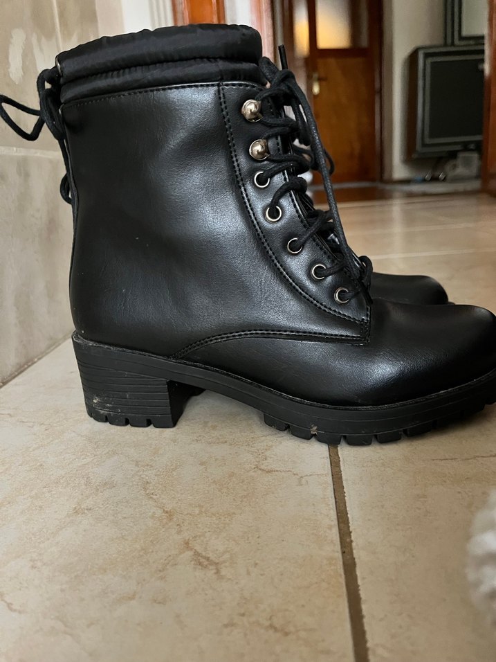 Siyah Deri Gotik Yüksek Topuklu Tokalı Bot - Görsel 3