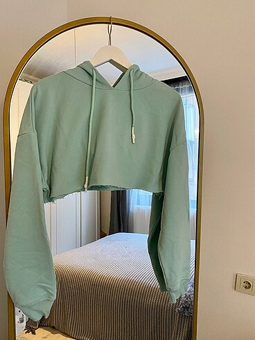 Crop Sweatshirt