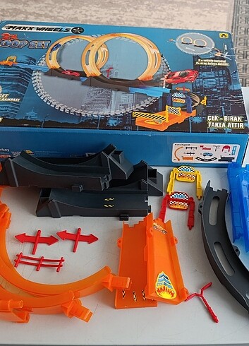 Hot Wheels Maxx Wheels 2x Looo Set
