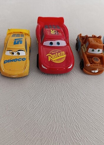  Beden Pixar Cars Arabalar 