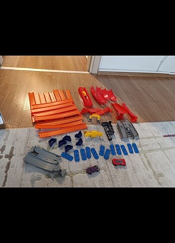 Hot Wheels Hot Wheels Yüksek Atlayış Yarış Seti