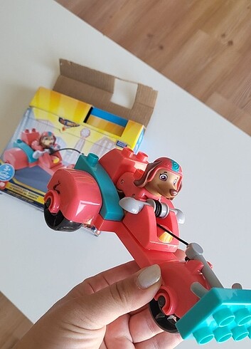 Beden Mega Paw Patrol Liberty'nin Scooter'ı