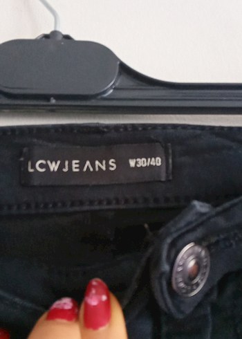 Beyaz Tişörtü kot pantolon - Görsel 16