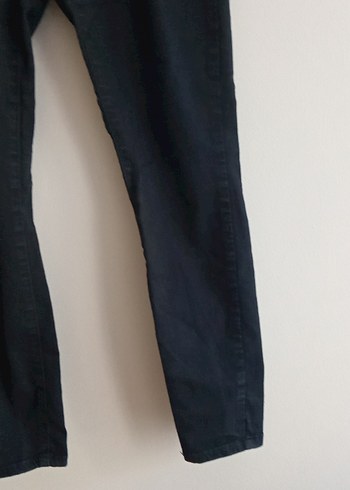 Beyaz Tişörtü kot pantolon - Görsel 11