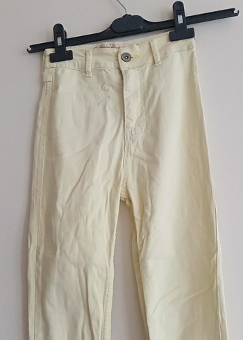 limon sarısı Pantolonu ve Siyah Straplez Üst - Görsel 8