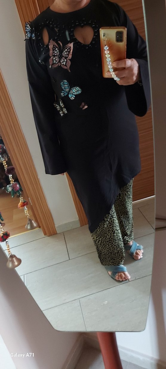 3 D Kelebek detaylı tasarım elbise - Görsel 3