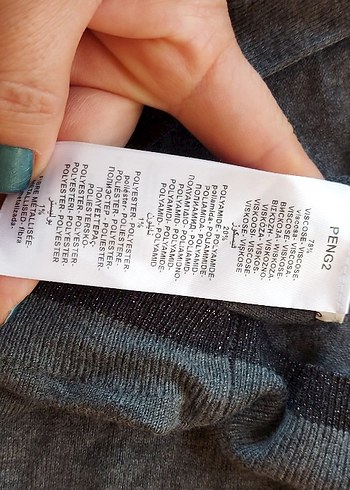 Gri V Yaka Düğmeli Kadın Hırka - Görsel 5