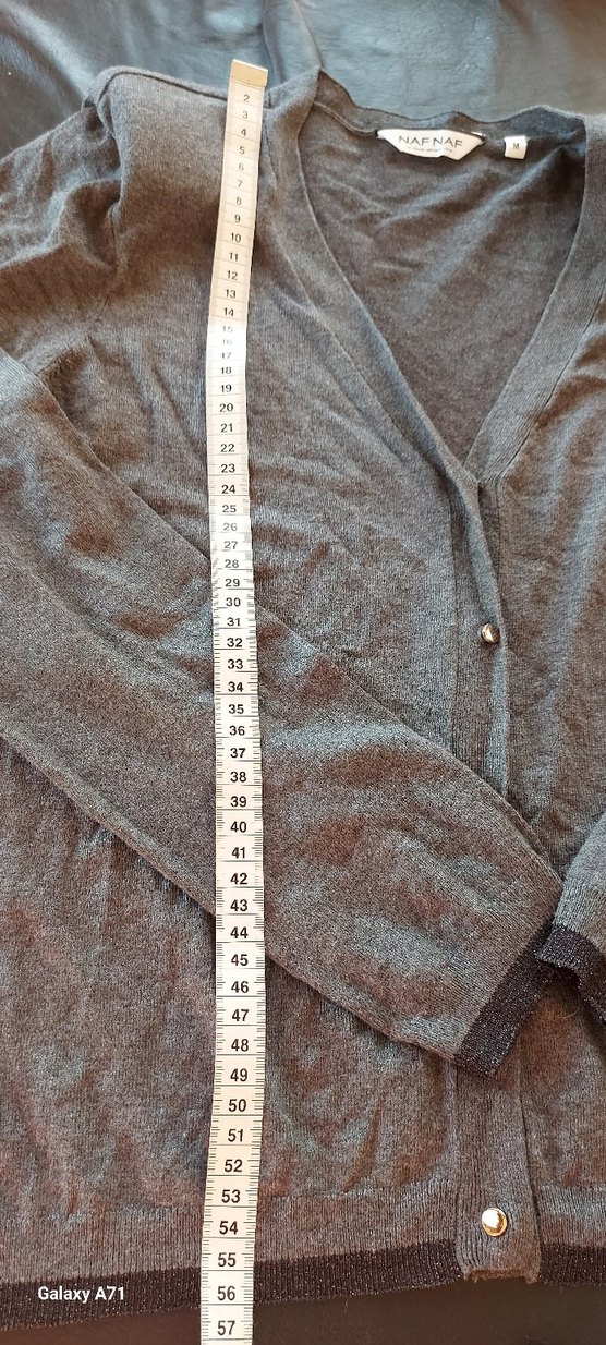 Gri V Yaka Düğmeli Kadın Hırka - Görsel 3