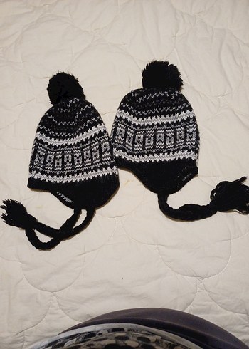 Nakışlı Siyah Renkli Örgü Bere - Görsel 2