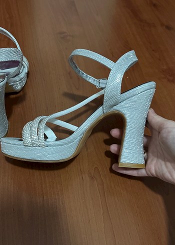 Gümüş simli abiye ayakkabısı - Görsel 5