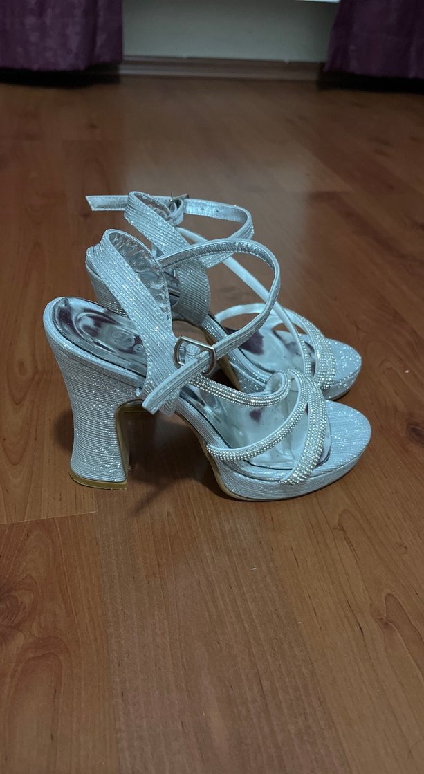 Gümüş simli abiye ayakkabısı - Görsel 2