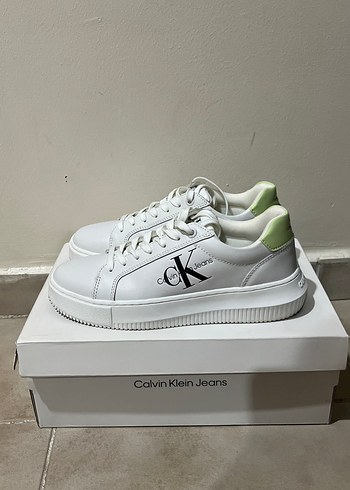 Calvin Klein 36