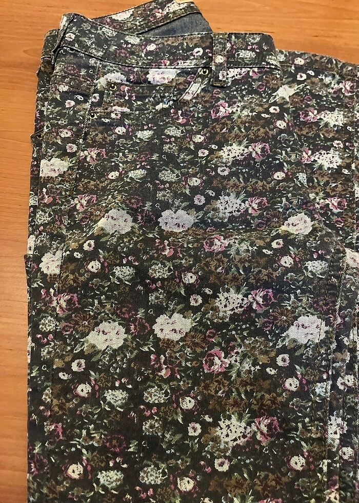 Pull&bear çiçekli skinny pantolon - Görsel 3