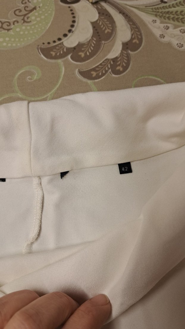 Beyaz kalın penye açık boğazlı yarım kol üst - Görsel 2