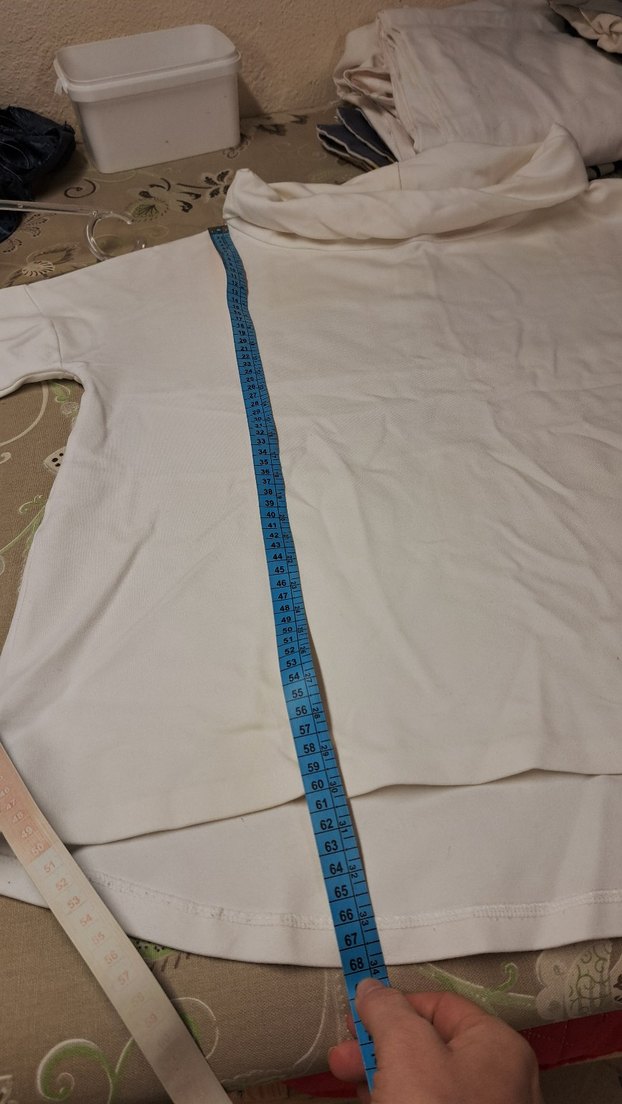 Beyaz kalın penye açık boğazlı yarım kol üst - Görsel 4