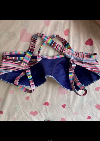 Penti Renkli Çizgili Fırfırlı Bikini Üstü penti