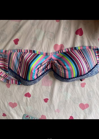 Renkli Çizgili Fırfırlı Bikini Üstü penti