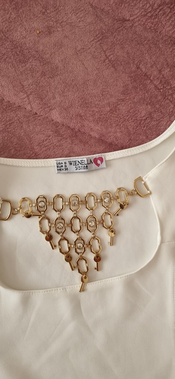 Zincir Detaylı Kolsuz Mini Beyaz Bluz - Görsel 2