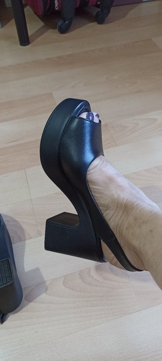 Siyah Gotik Dolgu Topuklu Kadın Ayakkabı - Görsel 4