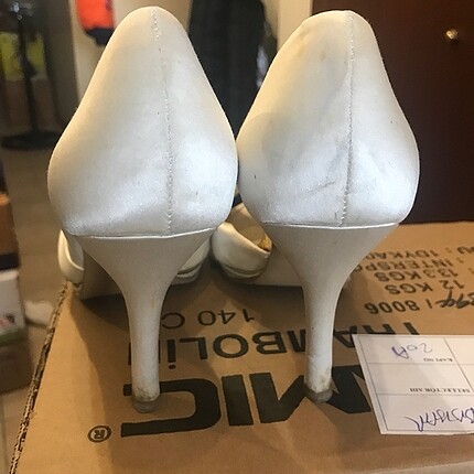 38 Beden beyaz Renk Ninewest marka saten şık topuklu ayakkabı