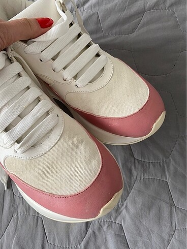 Alexander McQueen alexander mcqueen