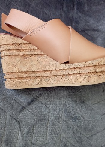 38 Beden ZARA Deri Kadın Dolgu Topuklu Sandalet