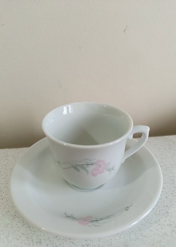 Pastel Desenli Beyaz Porselen Fincan ve Tabağı