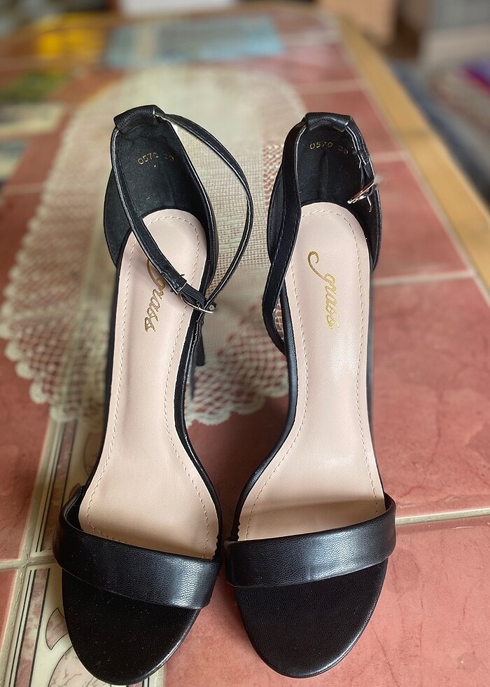 İnce topuk ayakkabı - Görsel 2