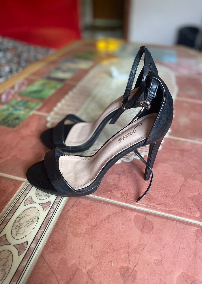 İnce topuk ayakkabı - Görsel 3