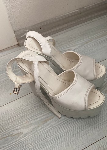 Beyaz Platform Topuklu Kadın Ayakkabı - Görsel 4