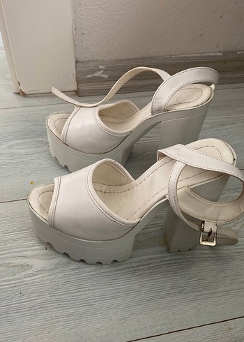 Beyaz Platform Topuklu Kadın Ayakkabı - Görsel 2