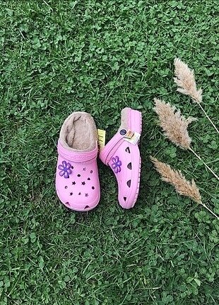 içi peluslu yumuşacık crocs terlikler numara renk sorunuz