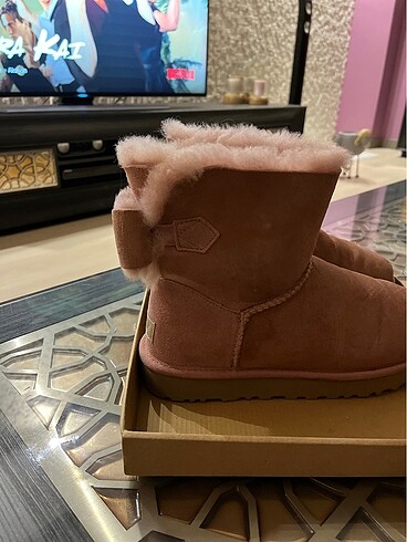 Ugg Ugg bot