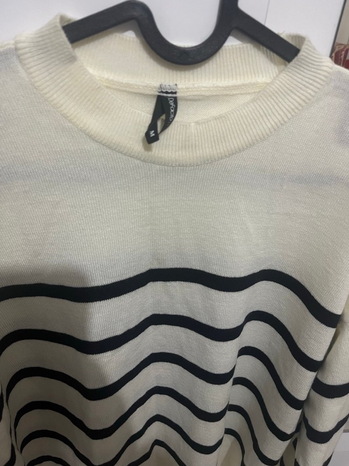 Çizgili Beyaz Kadın Triko Kazak - Görsel 2