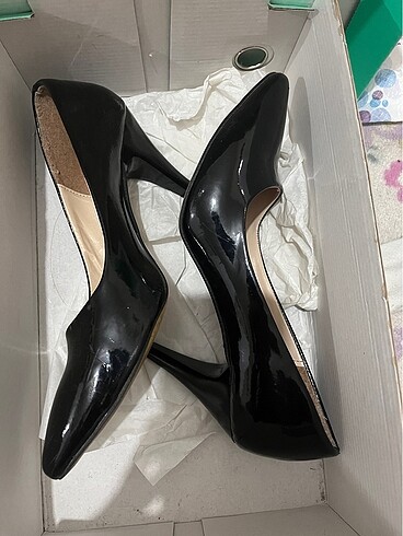 37 Beden Siyah rugan stiletto topuklu ayakkabı