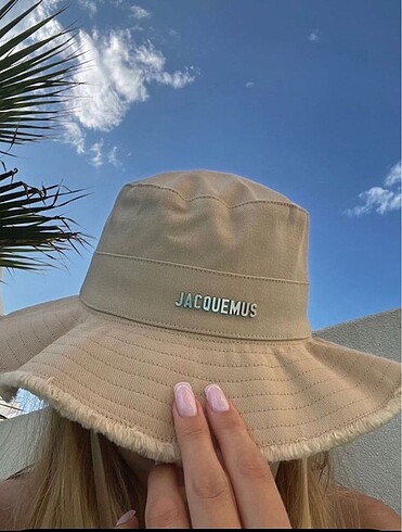 Jacquemus şapka