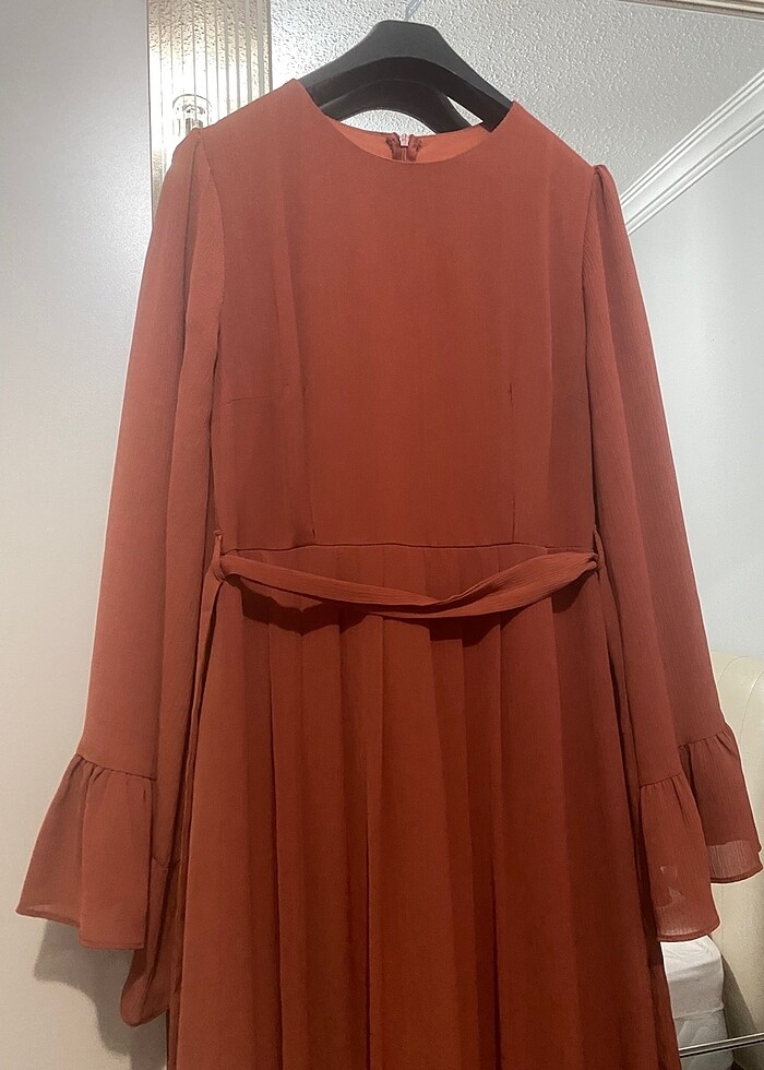 Tarçın rengi şifon elbise - Görsel 2