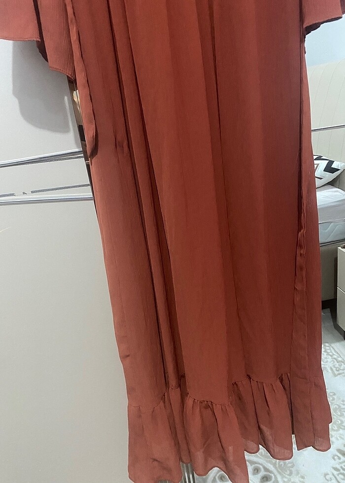 Tarçın rengi şifon elbise - Görsel 4