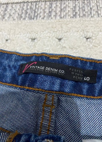 American Vintage Kadın Lacivert Yırtık Mini Kot Şort