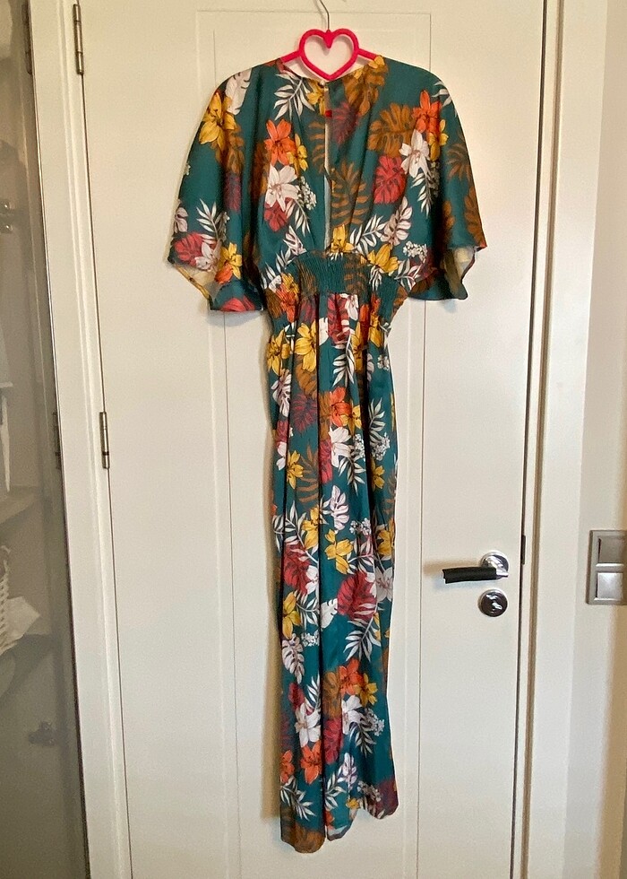 Çiçekli Elbise - Görsel 3