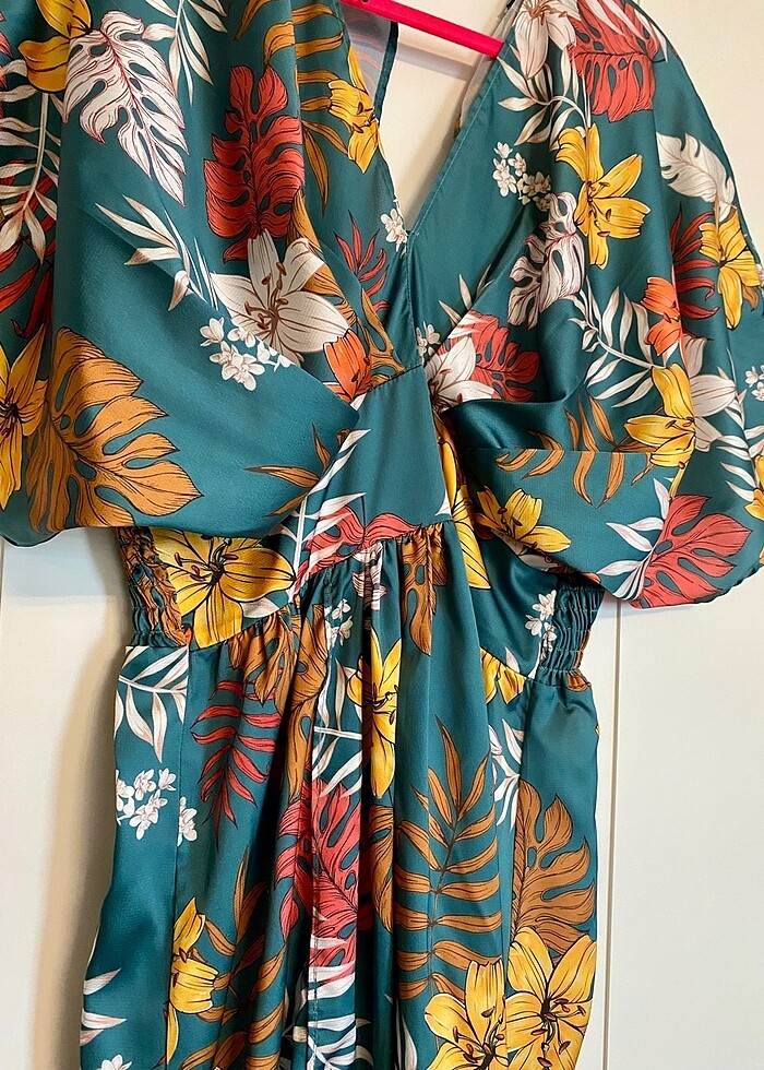 Çiçekli Elbise - Görsel 2