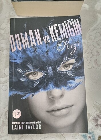 Duman ve kemiğin kızı serisi