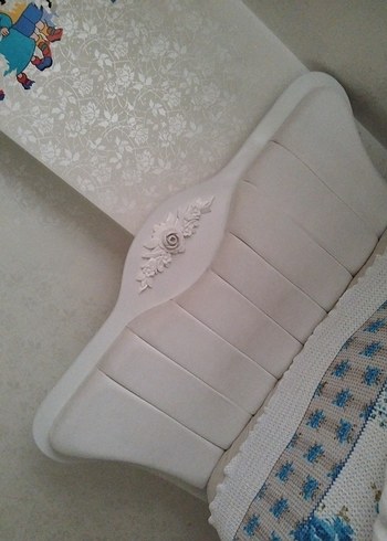 Beyaz Bebek Yatağı Gri Detaylı