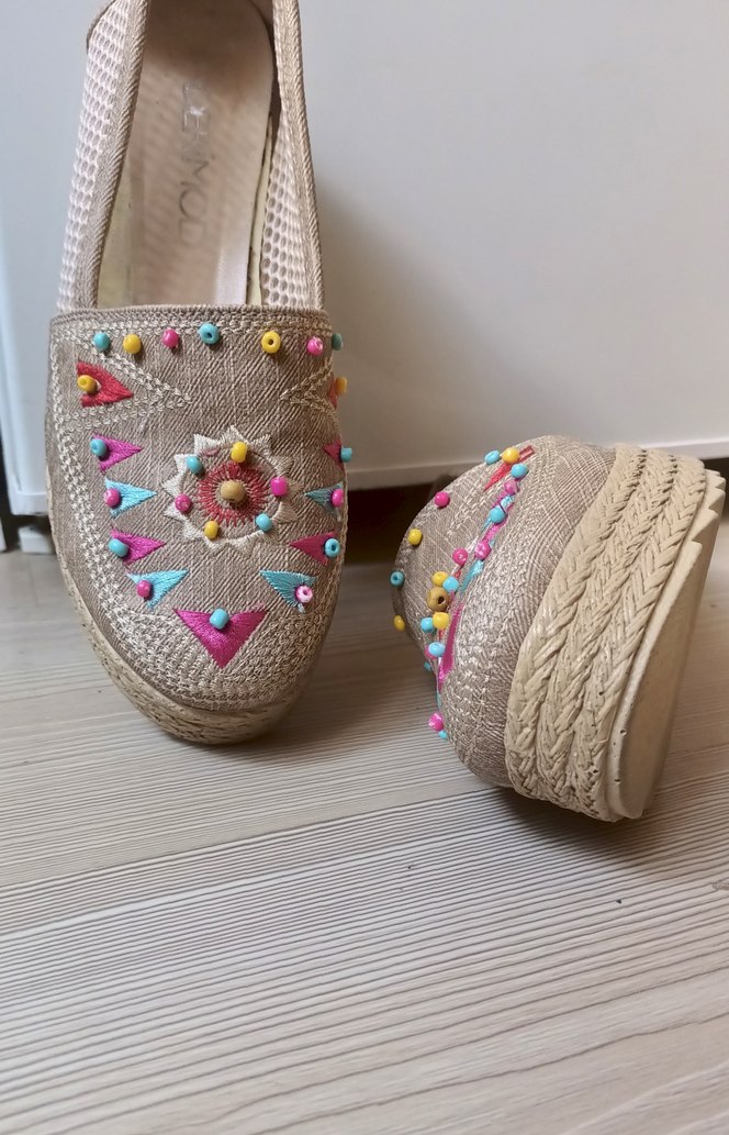 Derimod Boncuk İşlemeli Çok Renkli Dolgu Topuk Espadril - Görsel 3