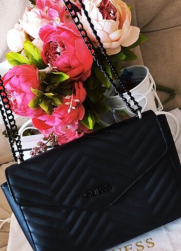 Guess Yeni Sezon Çok Şık Askılı Çanta 